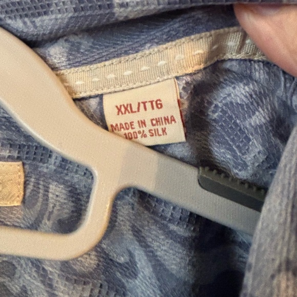 Tommy Bahama Blue 100% silk  Paisley Shirt - Picture 4 of 7